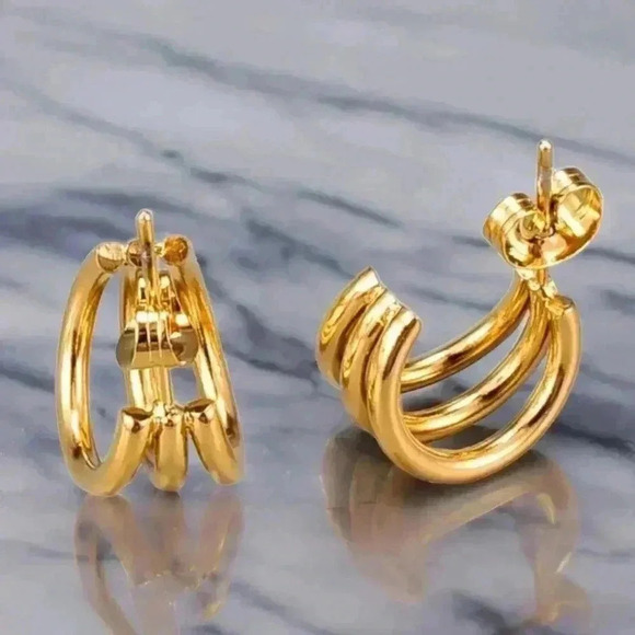 ๐๏ธ Stylish Minimalistic Hypoallergenic Dainty Elegant Triple C-Hoops Earrings - Picture 5 of 8